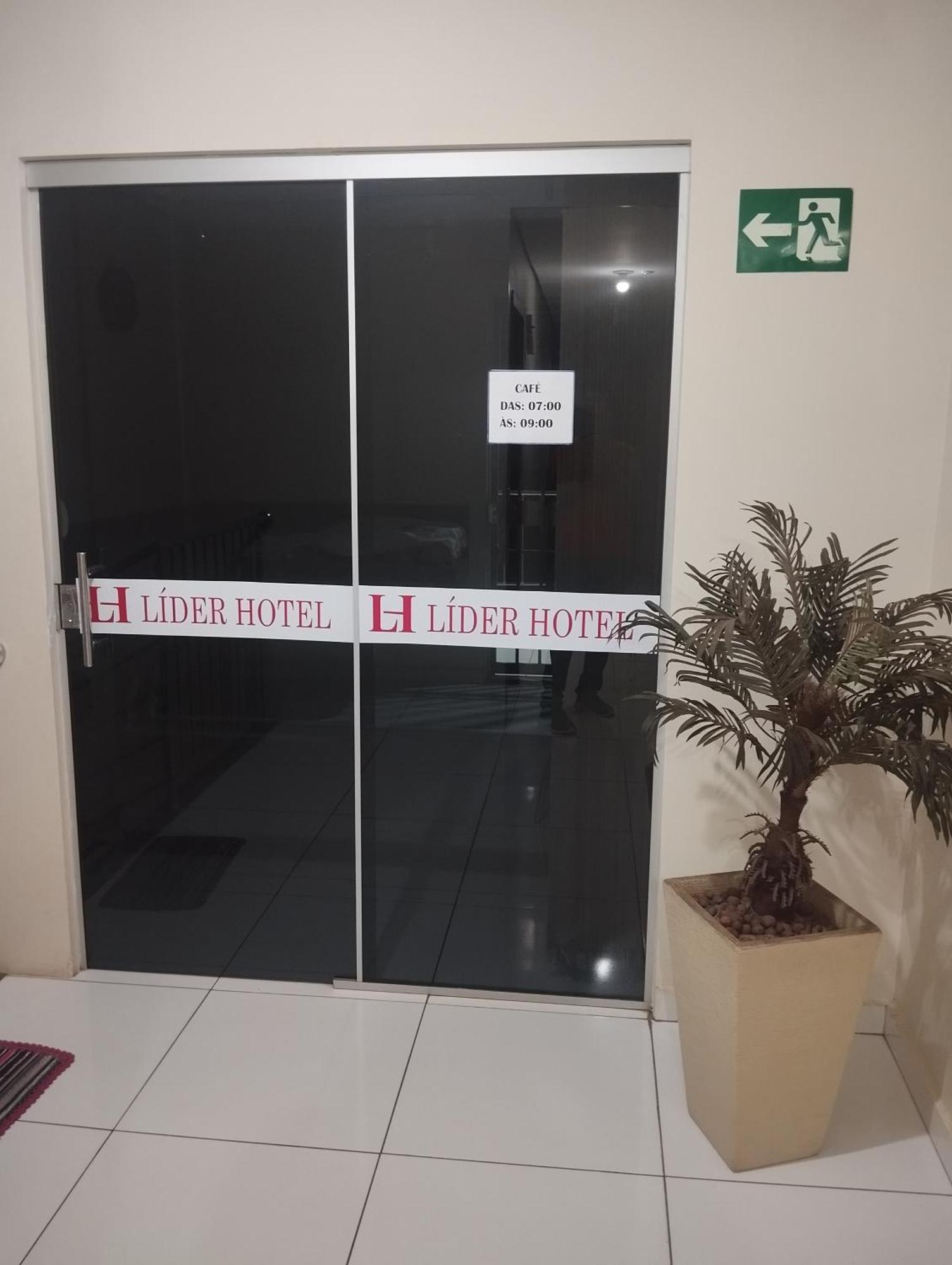 Lider Hotel Гояния Екстериор снимка
